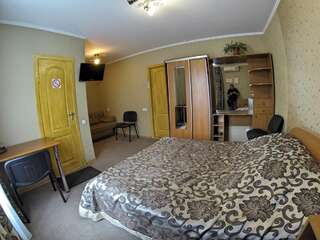 Отель Hotel Katrin Винница Двухместный номер с 2 отдельными кроватями-8